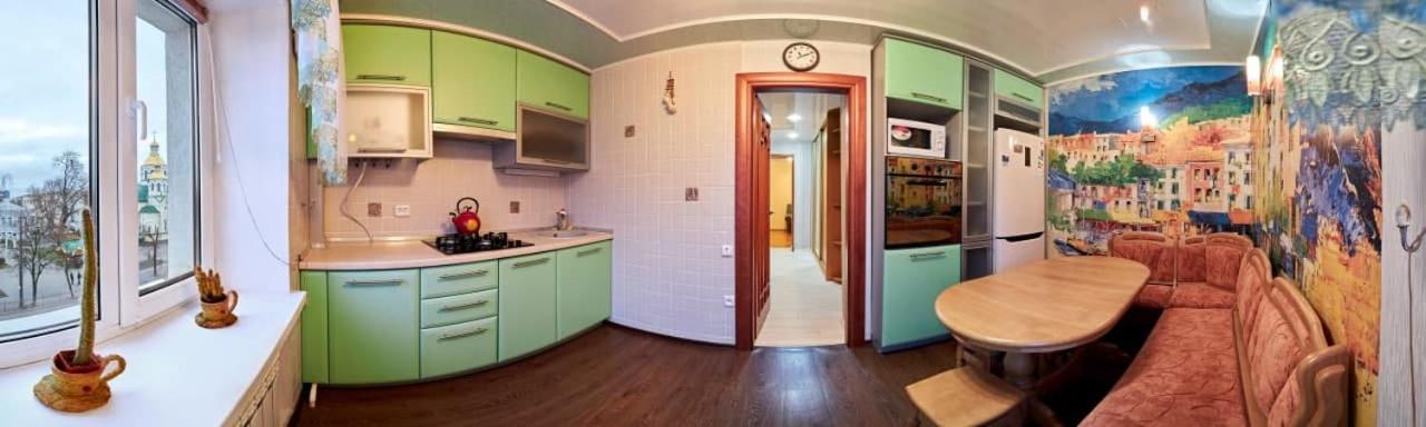 Babylon Apartments On Maidan Рівне Екстер'єр фото
